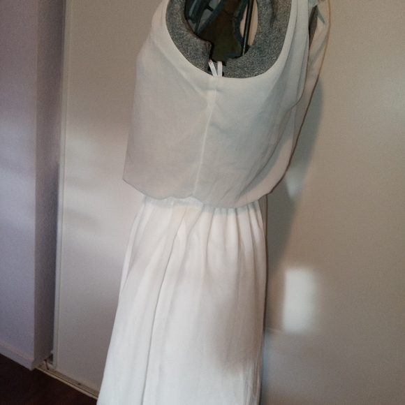 Dress - Picture 2 of 4